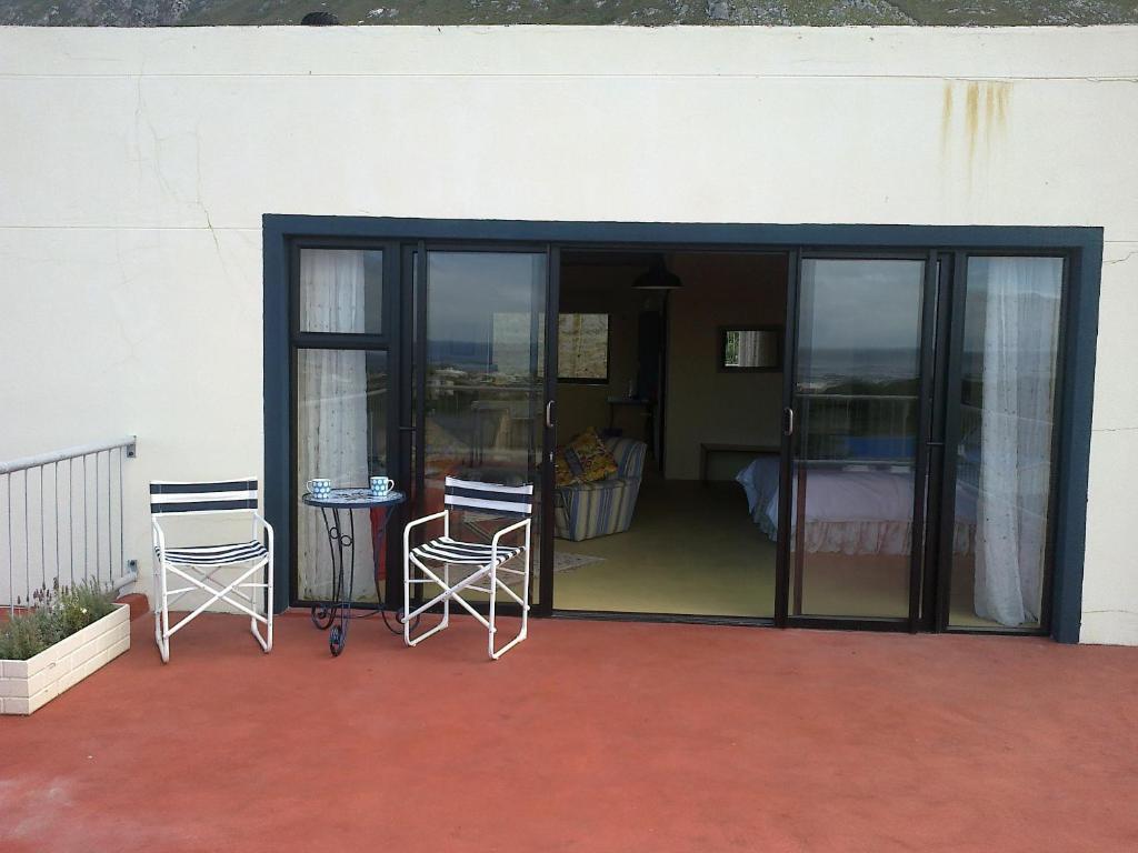Jack'S Seaview Inn Bettys Bay Bagian luar foto