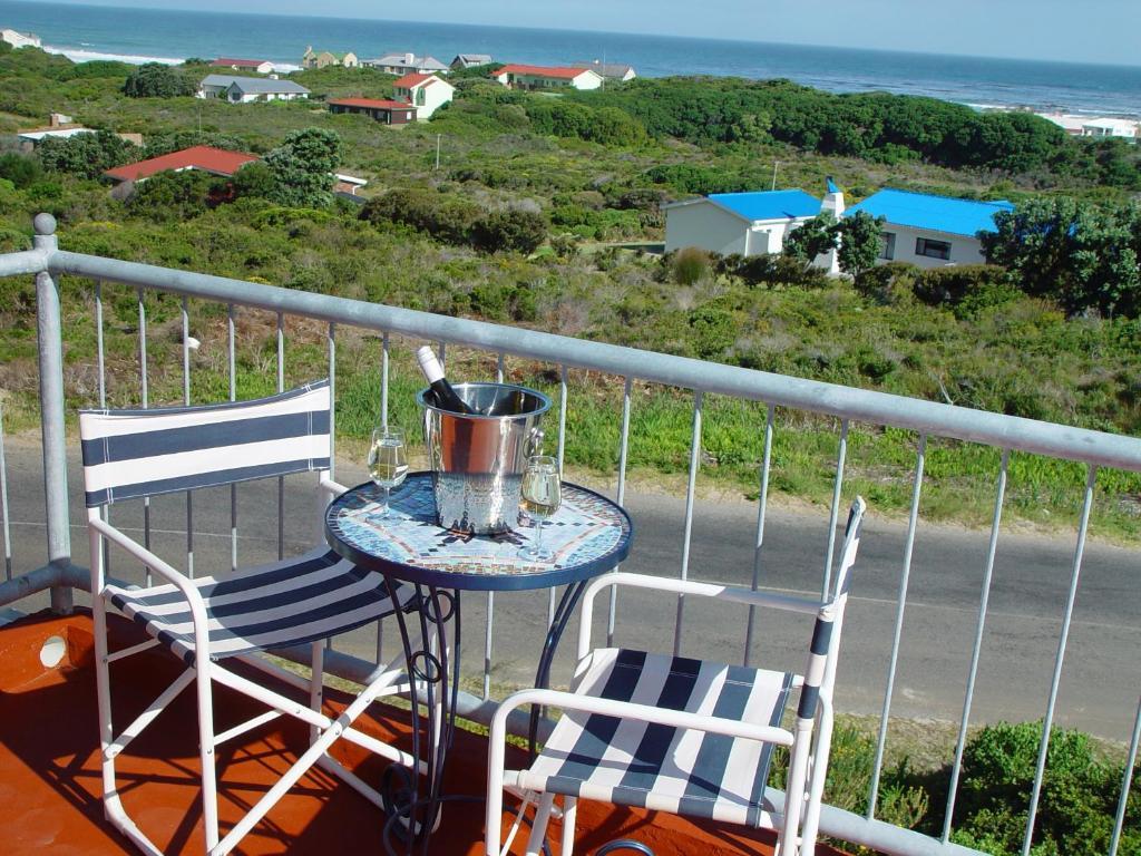 Jack'S Seaview Inn Bettys Bay Ruang foto