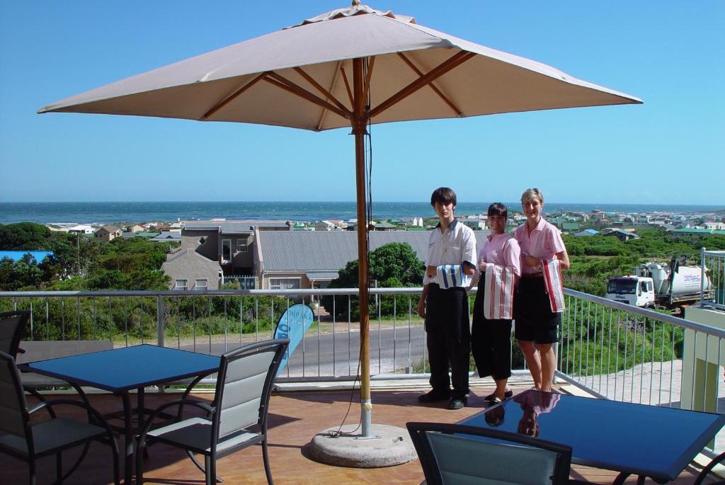 Jack'S Seaview Inn Bettys Bay Bagian luar foto