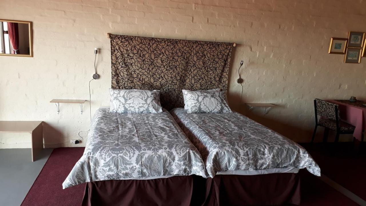 Jack'S Seaview Inn Bettys Bay Bagian luar foto