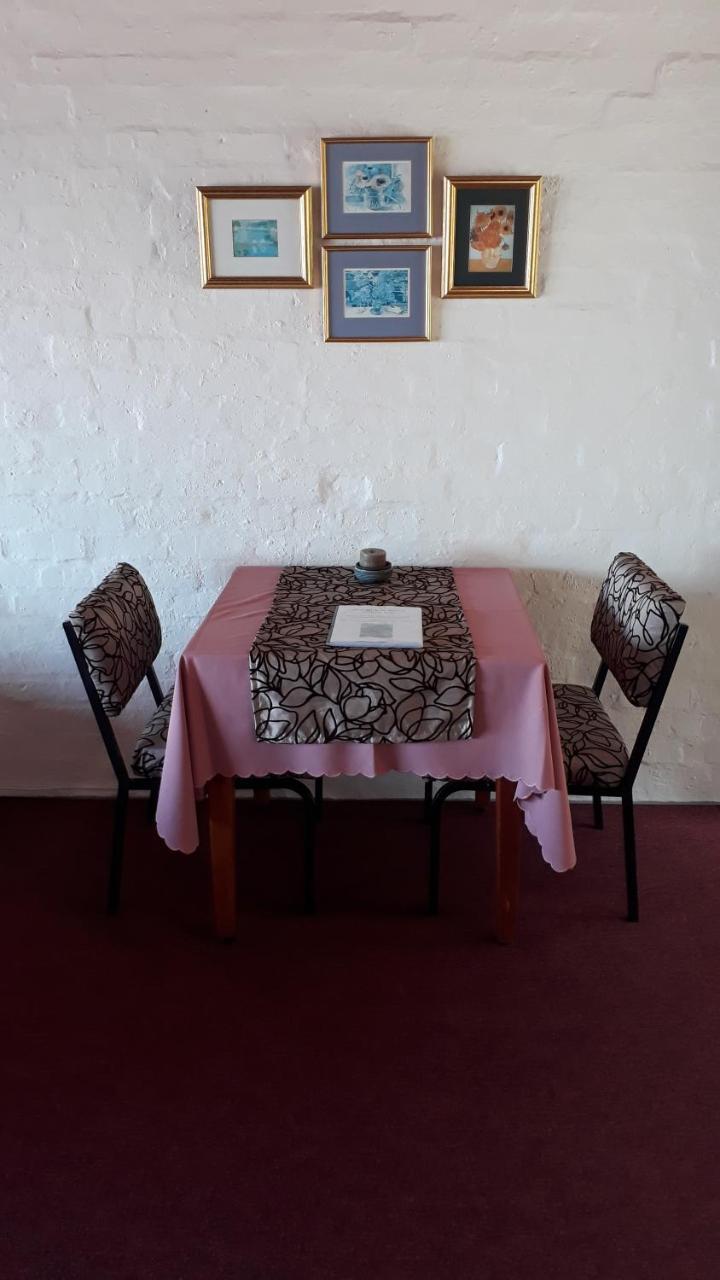 Jack'S Seaview Inn Bettys Bay Bagian luar foto