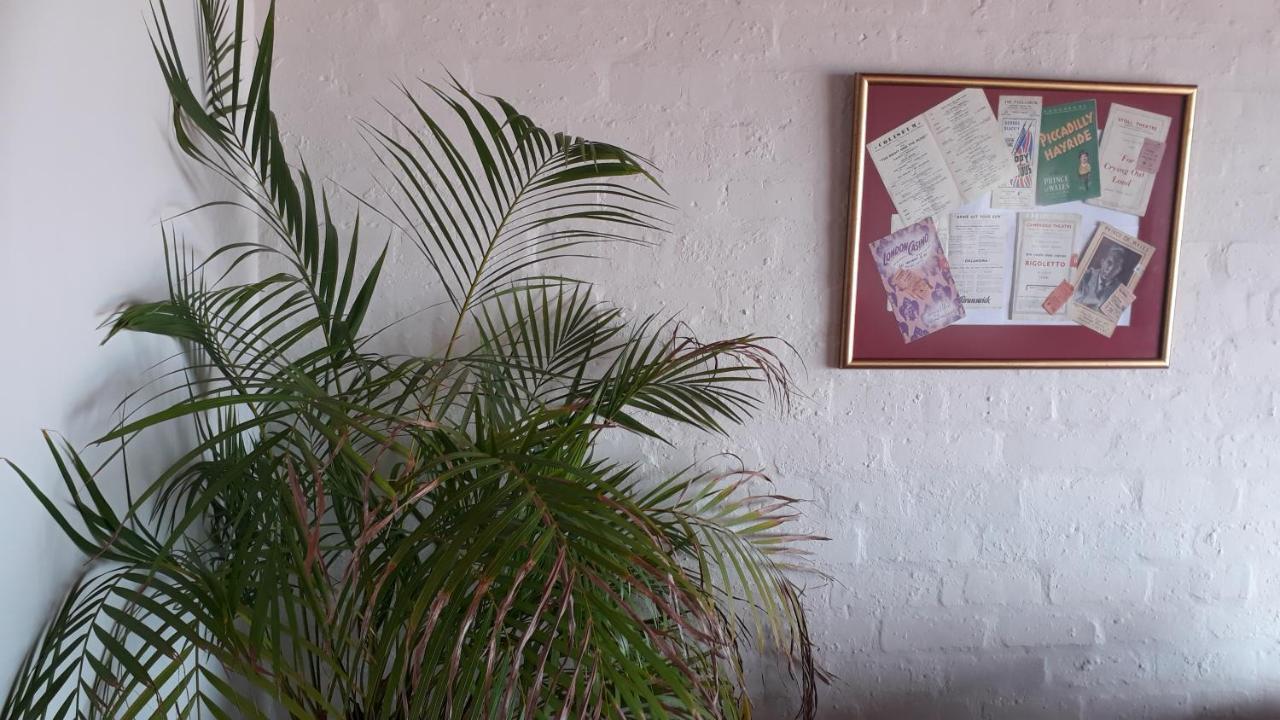 Jack'S Seaview Inn Bettys Bay Bagian luar foto