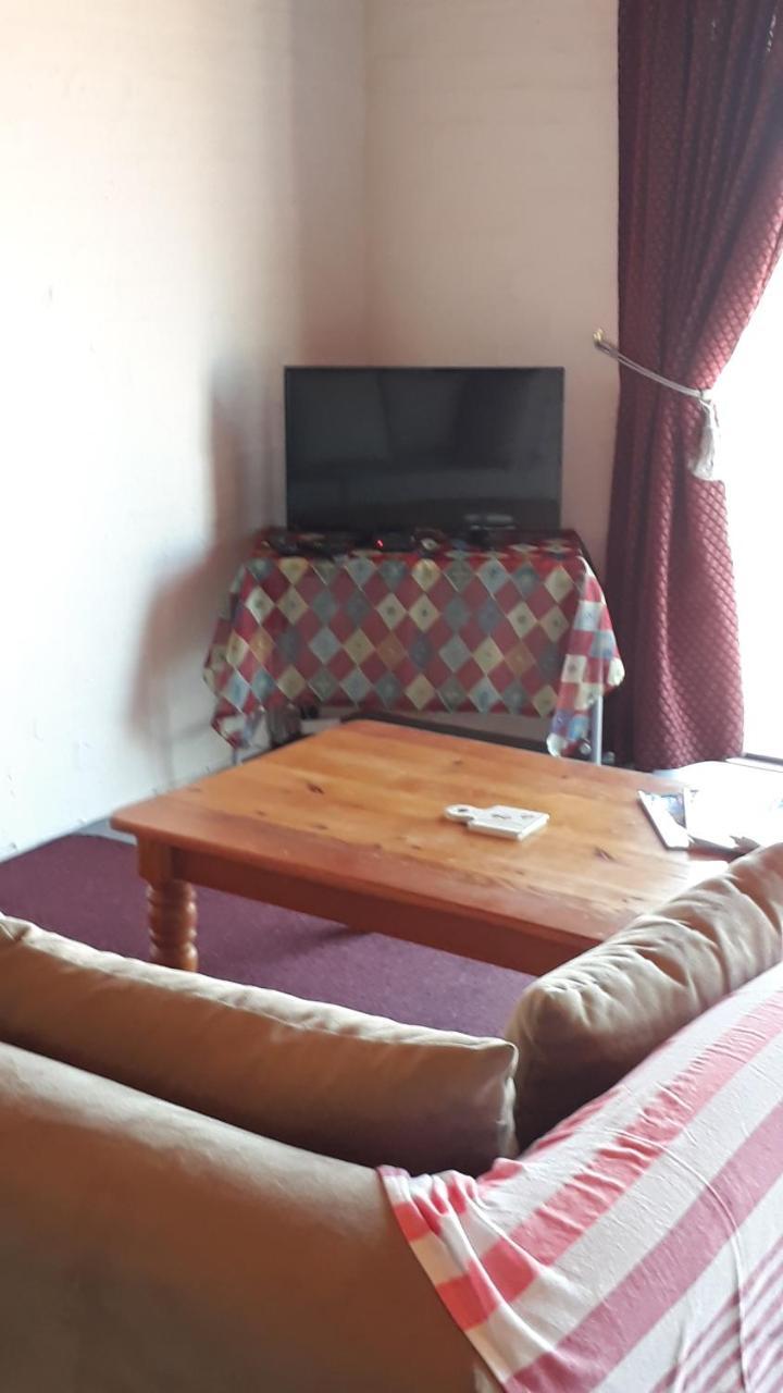 Jack'S Seaview Inn Bettys Bay Bagian luar foto